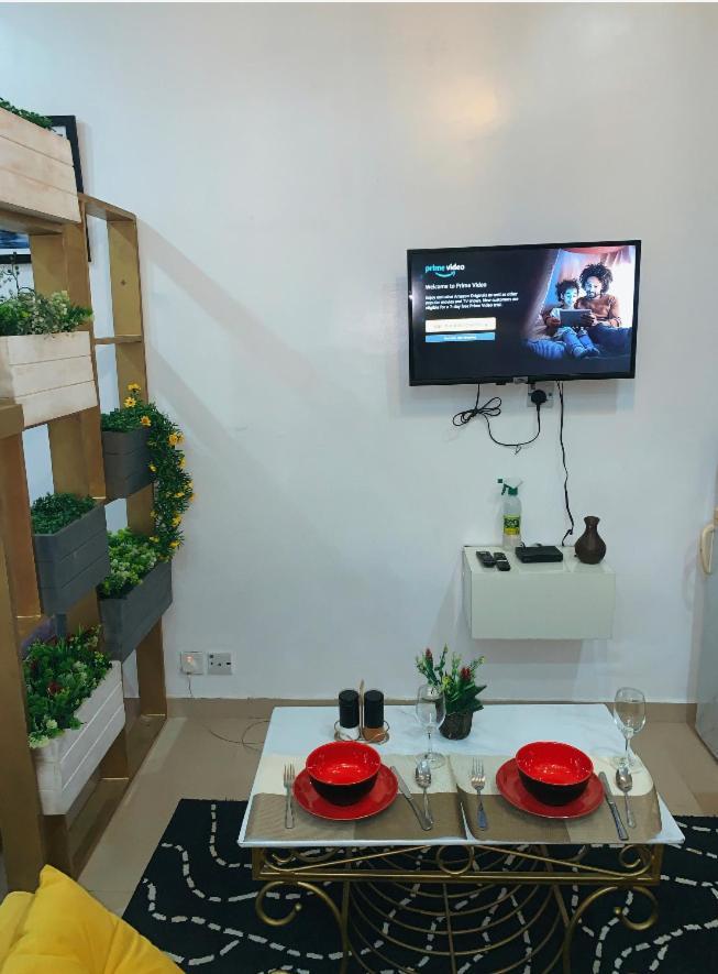 Cozy Studio Unit In Lekki Phase 1 - Kitchen, 24-7 Light, Wifi, Netflix Lägenhet Lagos Exteriör bild